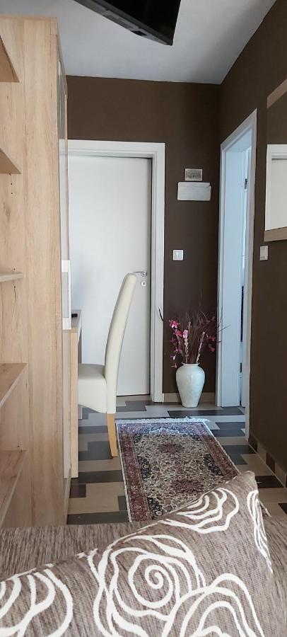 Apartment Iva Njivice Exterior photo